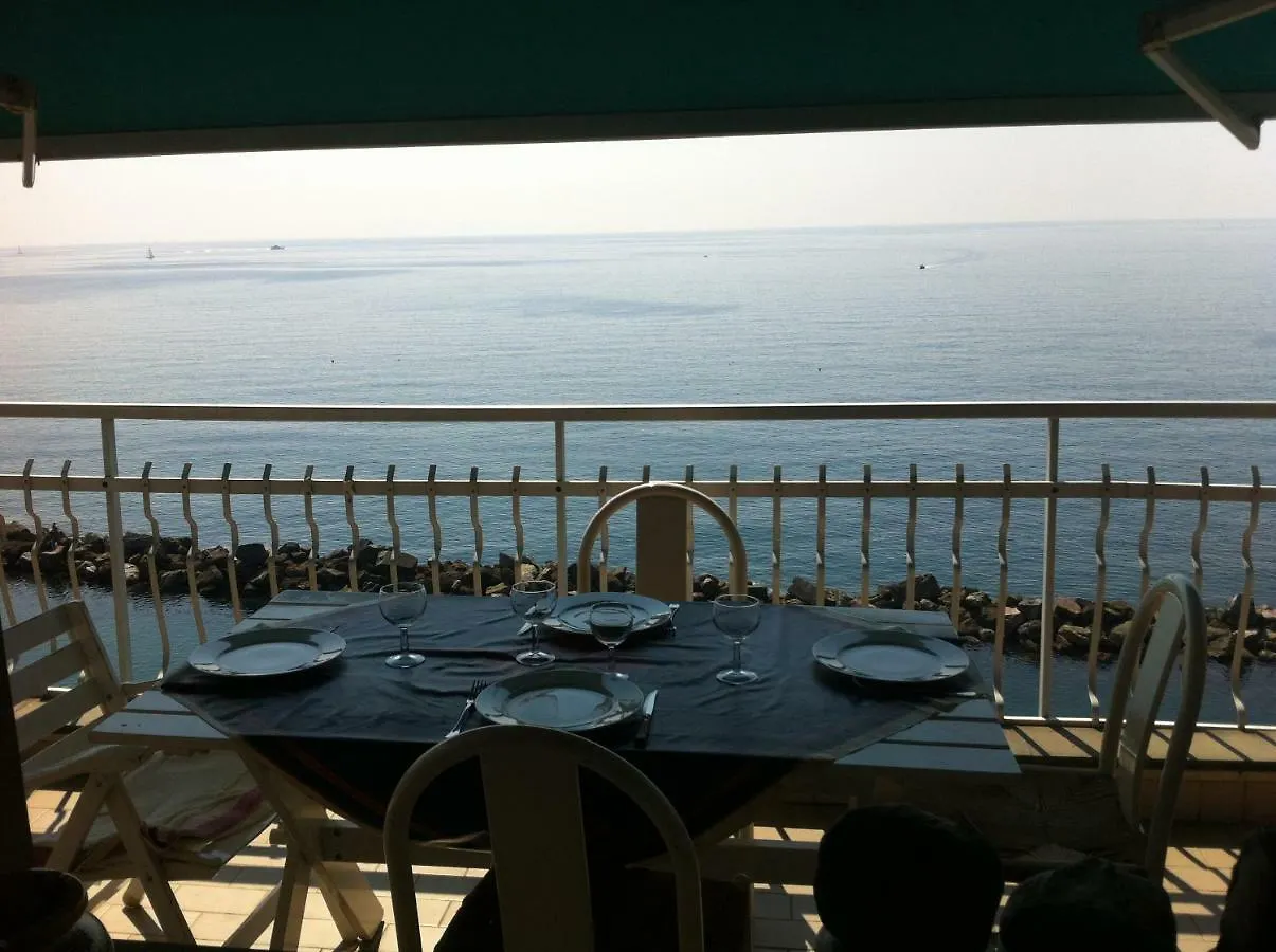 Sea Front Attic Apartment Chiavari